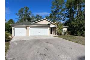 685 Desoto Blvd N, Naples