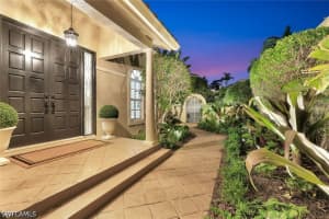 211 Via Napoli, Naples, FL 34105 - MLS#226013718