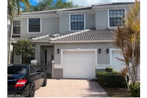 14908 Summit Place Cir 26, Naples