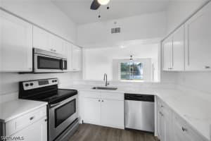 3250 Cypress Glen Way, Naples, FL 34109 - MLS#226013784