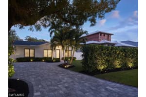 1080 13th St N, Naples