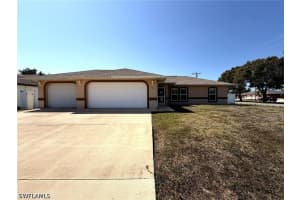 102 Se 43rd Ln, Cape Coral