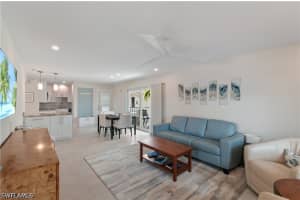 636 12th Ave S 636, Naples