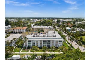 1021 3rd Street, Naples, FL 34102 - MLS#226014110