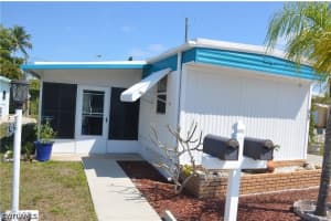 55 Moorhead Manor, Naples, FL 34112 - MLS#226014111