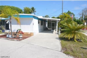 55 Moorhead Manor, Naples, FL 34112 - MLS#226014111