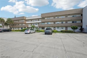 499 Forest Lakes Boulevard, Naples, FL 34105 - MLS#226014174