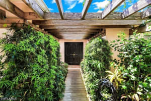 330 BALD EAGLE Drive, Naples, FL 34105 - MLS#226014186