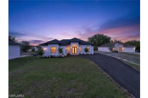 4237 22nd Ave Ne, Naples