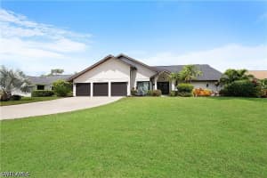 2307 Queens Way, Naples