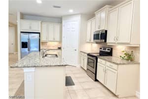 16432 Aberdeen Way, Naples, FL 34110 - MLS#226014427