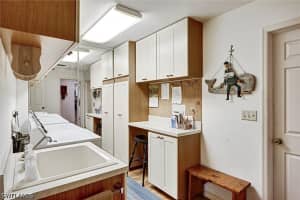 15512 Cedarwood Lane, Naples, FL 34110 - MLS#226014505