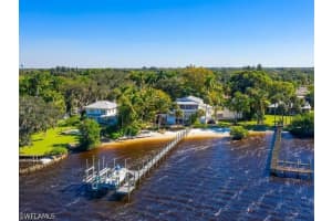 100 FAIRVIEW Avenue, Fort Myers, FL 33905 - MLS#226014559