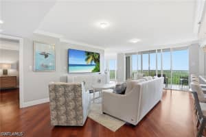 6585 Nicholas Boulevard, Naples, FL 34108 - MLS#226014572