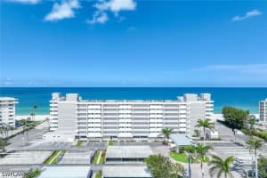 3443 Gulf Shore Blvd N 806, Naples