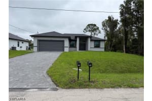 900 Alaska Avenue, Lehigh Acres, FL 33971 - MLS#226014688