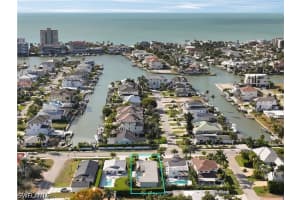 10042 Vanderbilt Drive, Naples, FL 34108 - MLS#226014721