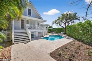 660 8th Avenue, Naples, FL 34102 - MLS#226014758