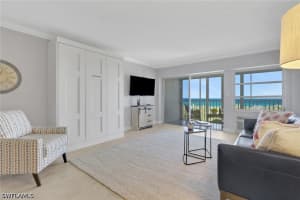 1 Bluebill Avenue, Naples, FL 34108 - MLS#226014851