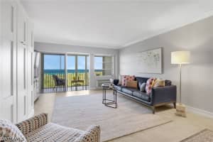 1 Bluebill Avenue, Naples, FL 34108 - MLS#226014851