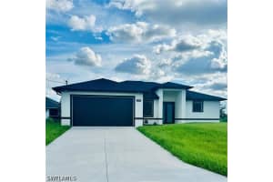 828 Portland Street, Lehigh Acres, FL 33974 - MLS#226014878