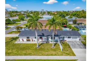 595 99th Avenue, Naples, FL 34108 - MLS#226014906