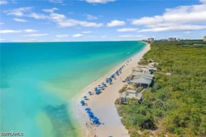 5817 Glencove Dr 402, Naples