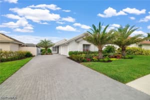 11049 Longshore Way, Naples, FL 34119 - MLS#226014994