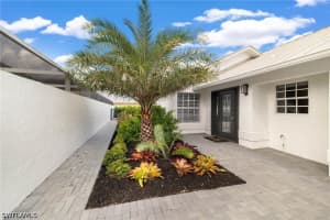 11049 Longshore Way, Naples, FL 34119 - MLS#226014994