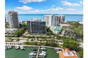 4031 Gulf Shore Blvd N 7d, Naples
