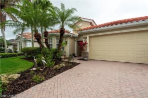 5725 Lago Villaggio Way, Naples, FL 34104 - MLS#226015045