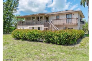 617 Somerset Court, Marco Island, FL 34145 - MLS#226015046