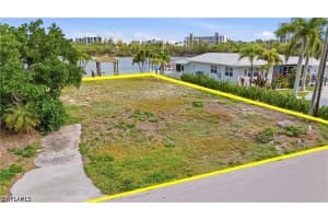 8061 Lagoon Road, Fort Myers Beach, FL 33931 - MLS#226015111