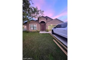 742 Center Lake St, Lehigh Acres