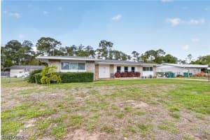 443 Castle Drive, Naples, FL 34119 - MLS#226015118