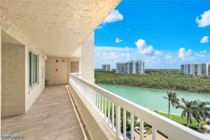 21 Bluebill Avenue, Naples, FL 34108 - MLS#226015148