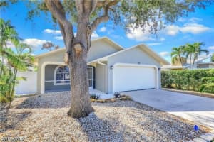 718 95th Avenue, Naples, FL 34108 - MLS#226015217