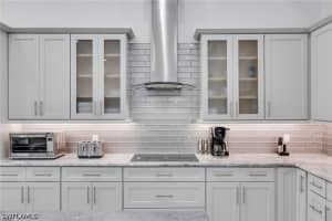 6423 Livingston Woods Lane, Naples, FL 34109 - MLS#226015220