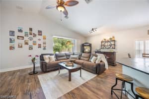 219 Glen Eagle Circle, Naples, FL 34104 - MLS#226015237