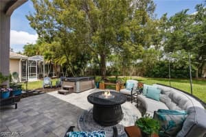 219 Glen Eagle Circle, Naples, FL 34104 - MLS#226015237