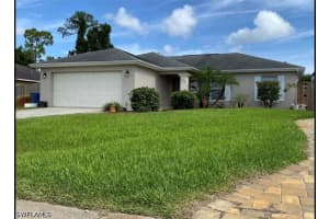 8334 Robin Rd Robin Rd, Fort Myers