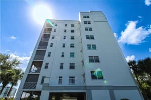 35 Bluebill Avenue, Naples, FL 34108 - MLS#226015313