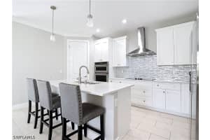 594 31st Street, Naples, FL 34120 - MLS#226015349