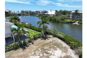 203 Bayfront Drive, Bonita Springs, FL 34134 - MLS#226015376