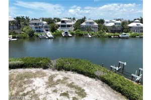 203 Bayfront Drive, Bonita Springs, FL 34134 - MLS#226015376