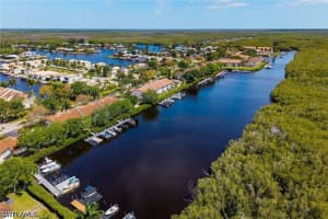 266 Newport Dr 305, Naples 266 Newport Dr 305, Naples