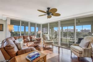 21 Bluebill Avenue, Naples, FL 34108 - MLS#226015457
