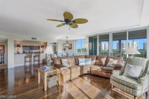 21 Bluebill Avenue, Naples, FL 34108 - MLS#226015457