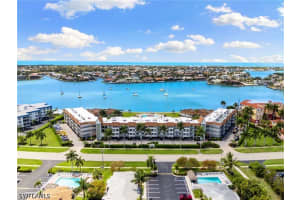 730 W Elkcam Cir 404, Marco Island