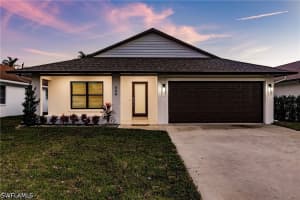 668 104th Avenue, Naples, FL 34108 - MLS#226015487